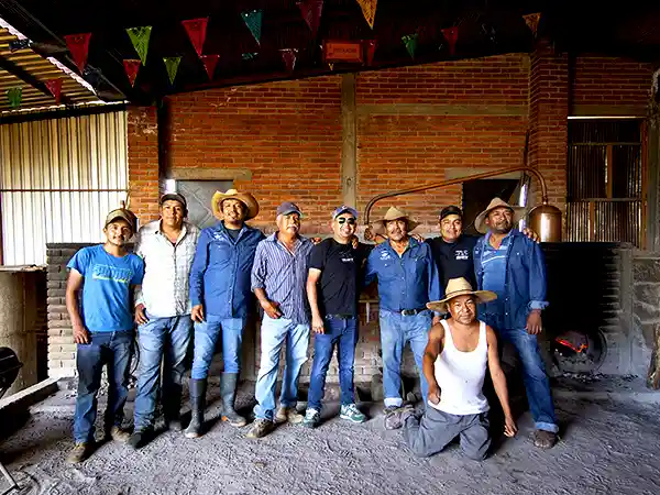 Equipo de trabajo en el palenque